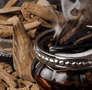 فوائد البخور في المنزل