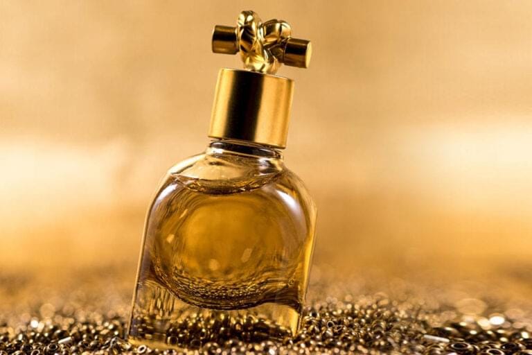 عطور خشبية للنساء