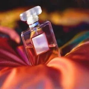 أكثر عطر نسائي مبيعاً في العالم