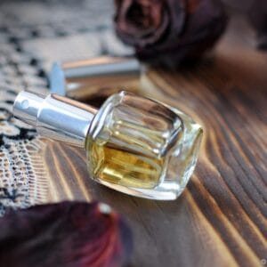 العطور الطبيعية