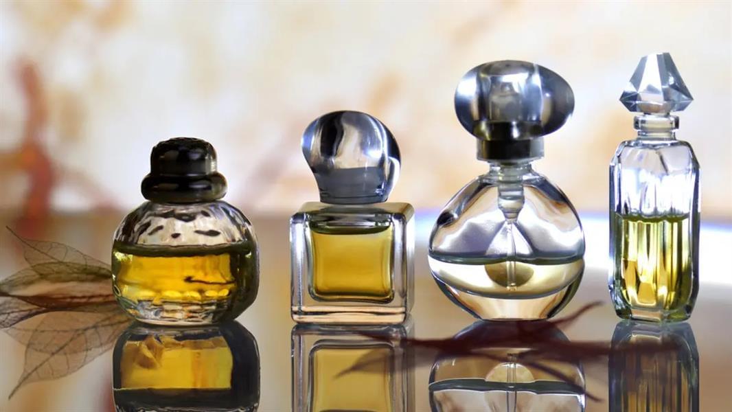 عطور خشبية