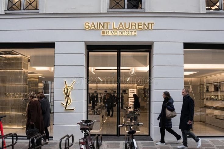 معلومات ومميزات عن يف سان لوران (Yves Saint Laurent)