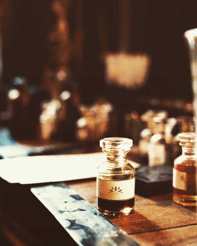 اكتشف روائح الأناقة: وأفضل ماركات العطور الخليجية