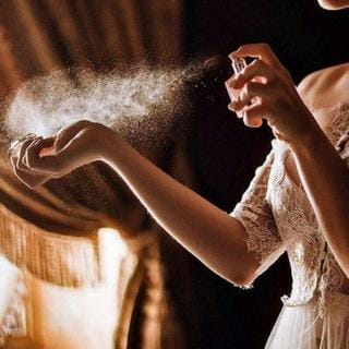 افضل وافخم وارقى عطور خليجيه تناسب الجنسين ومميزات واراء البعض فى العطور الخليجيه